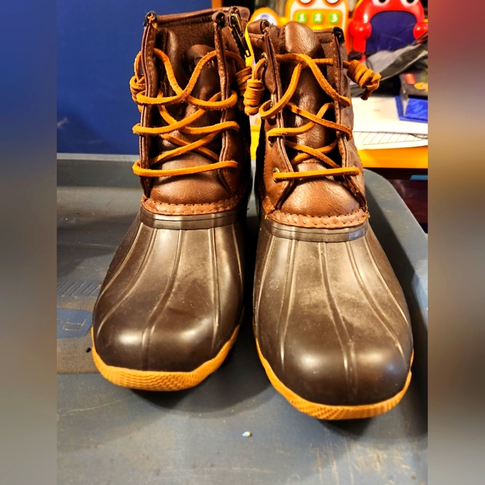 Kids Sperry duck boots